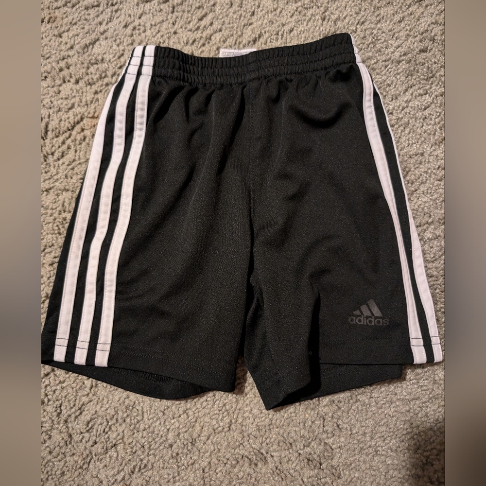 Bulk 3-4t shorts and long sleeve shirt